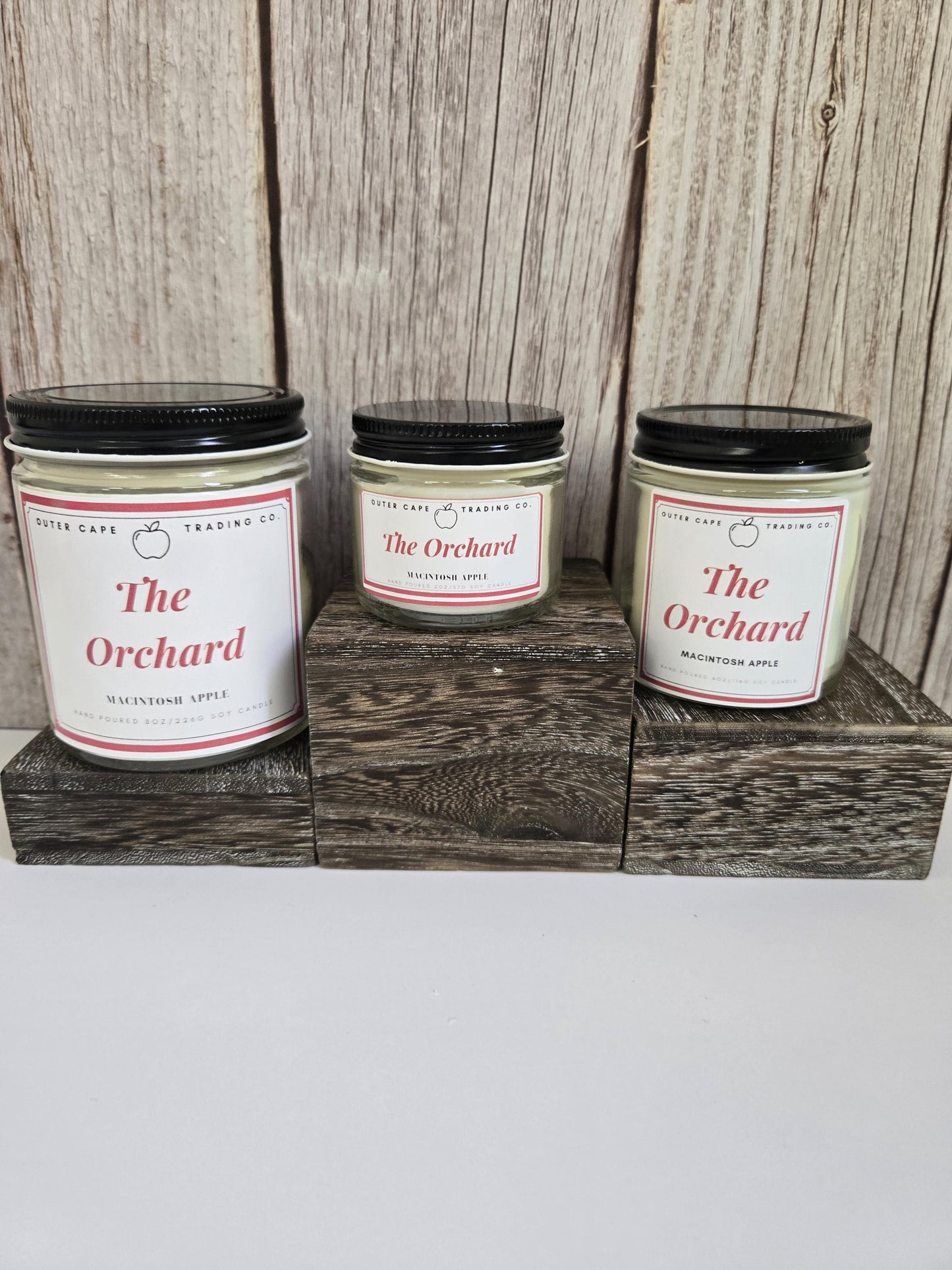 The Orchard Candle: Macintosh Apple Scented Soy Wax, Crackling Wooden Wick