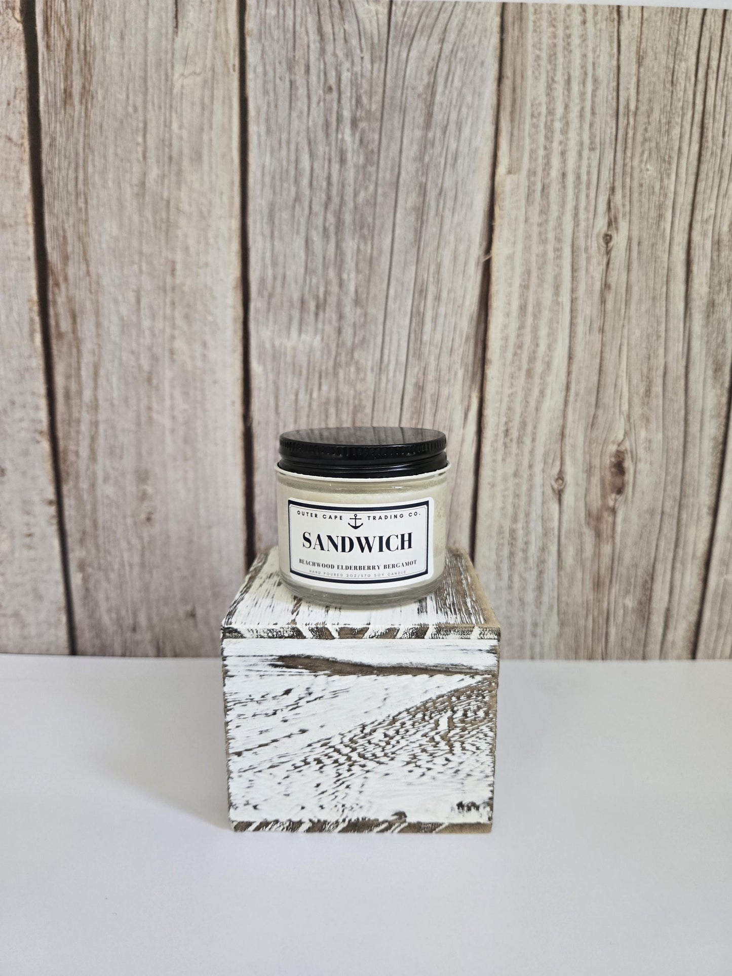Sandwich Soy Wax Candle: Beachwood, Elderberry & Bergamot Scent