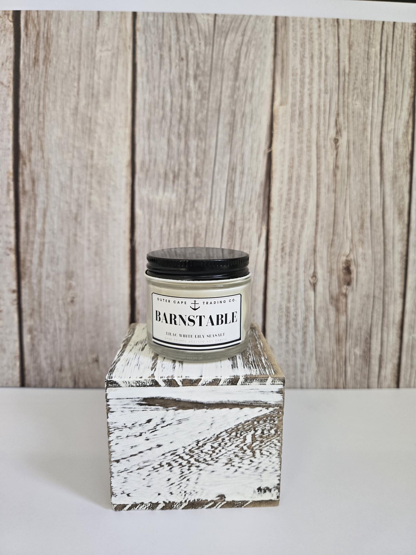 Barnstable Soy Wax Candle: Lilac, Lily & Sea Salt - Wooden Wick