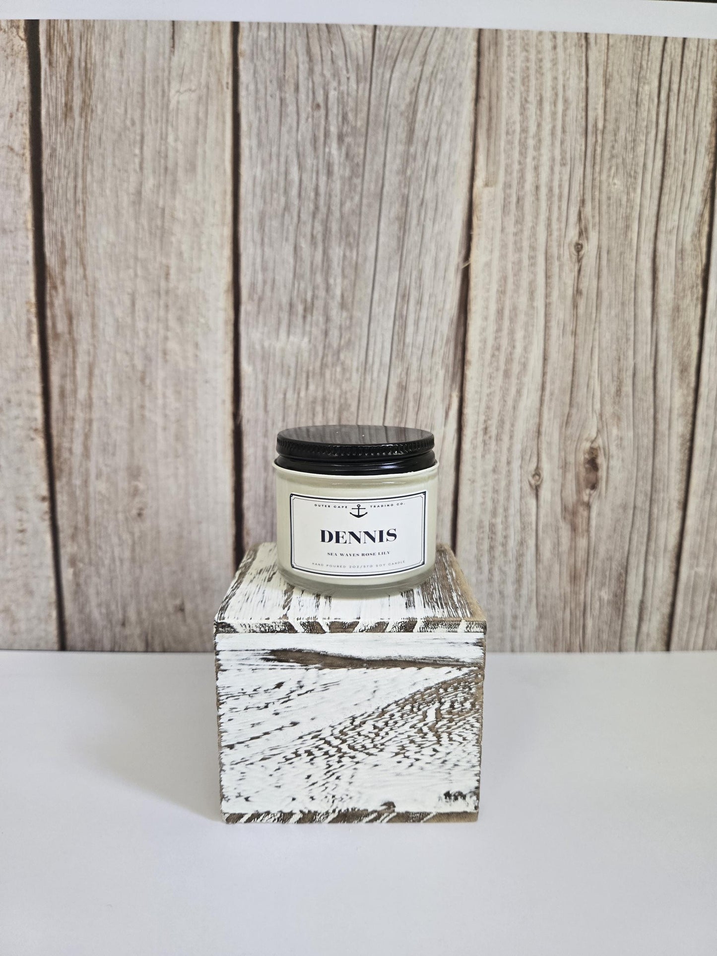 Dennis Soy Wax Candle: Sea Wave, Rose & Lily Scent
